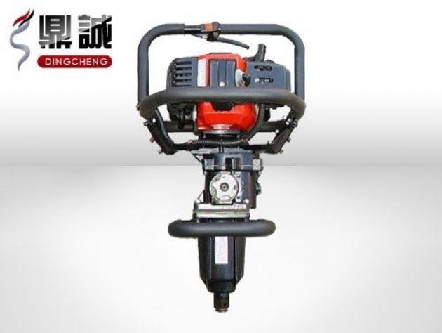 點擊查看詳細信息<br>標題：便攜式內(nèi)燃扳手 閱讀次數(shù)：4655