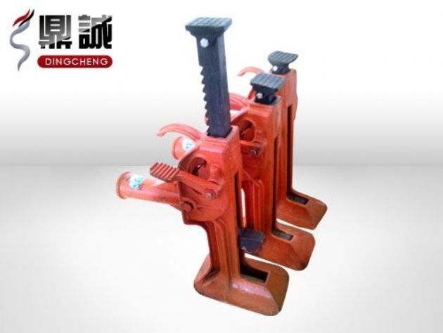 點擊查看詳細信息<br>標題：齒條式起道機 閱讀次數(shù)：4552